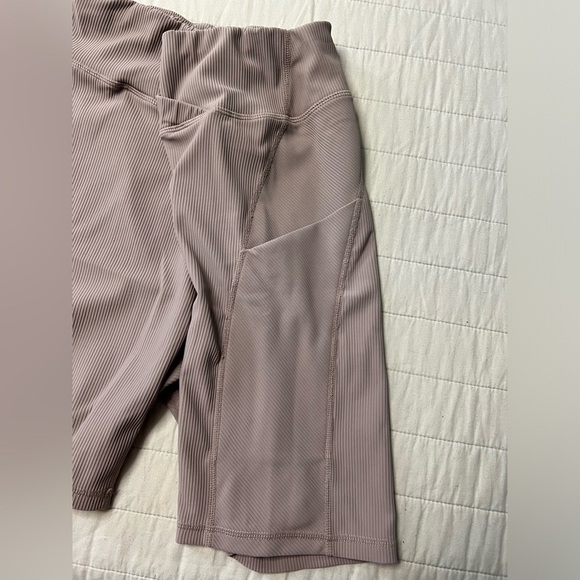 Women’s Ribbed High-Rise Crossover Taupe Biker Shorts Size XL - Picture 11 of 12